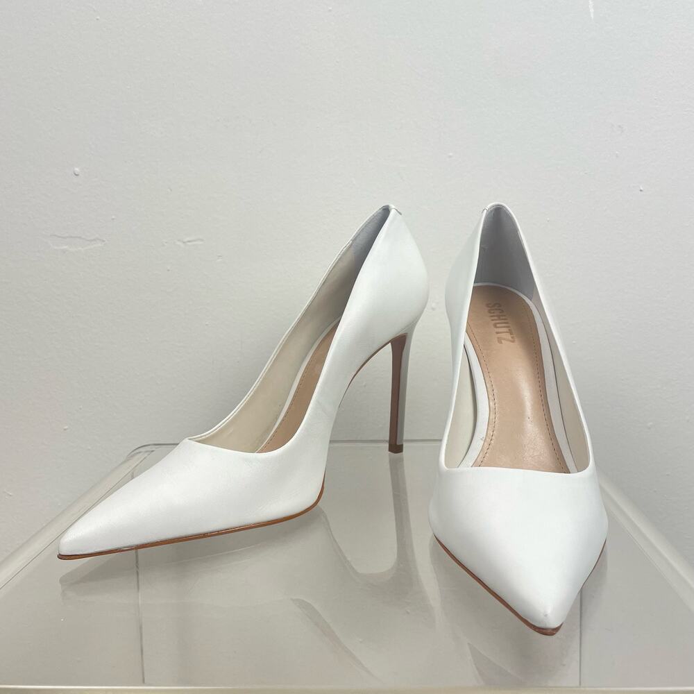 Schutz point toe heel Lou Pump in White size 9 brand new